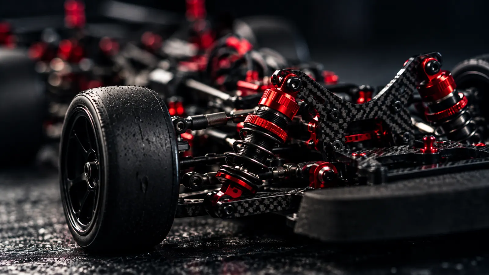 Close-up van het chassis van een RC-auto